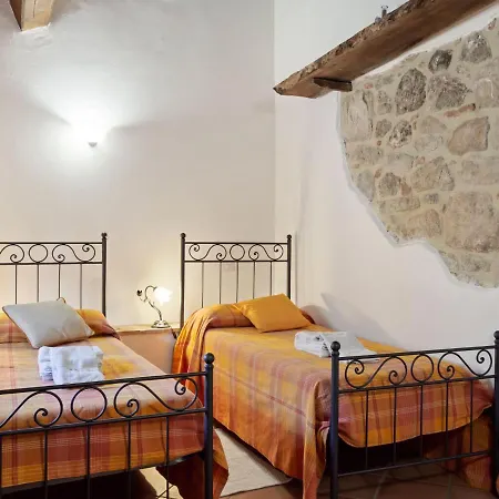 Atmospheric And Cozy Country House, Beautiful Grounds And Spacious Garden *
